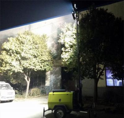奔馬移動(dòng)照明車保障客戶夜間施工